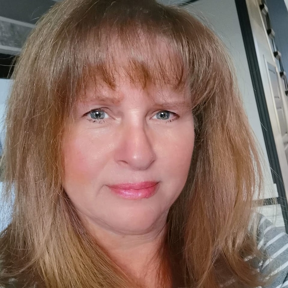 Meet your Posher, Nathalie - Picture 1 of 1